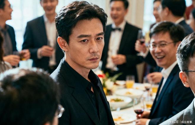 初恋女友拿走我祖传戒指我去邮局取旧包裹职员：这有封存信